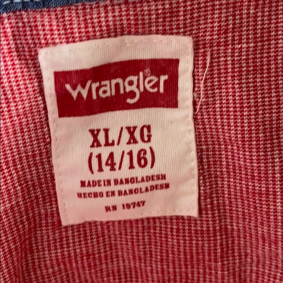 Button down T-shirt - Picture 2 of 2